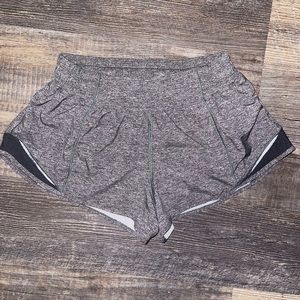 hotty hot 2.5” lululemon shorts
